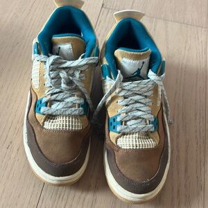 Jordan 4 Retro Cocoa Wow and Teal size 5.5 Big Boys Youth
